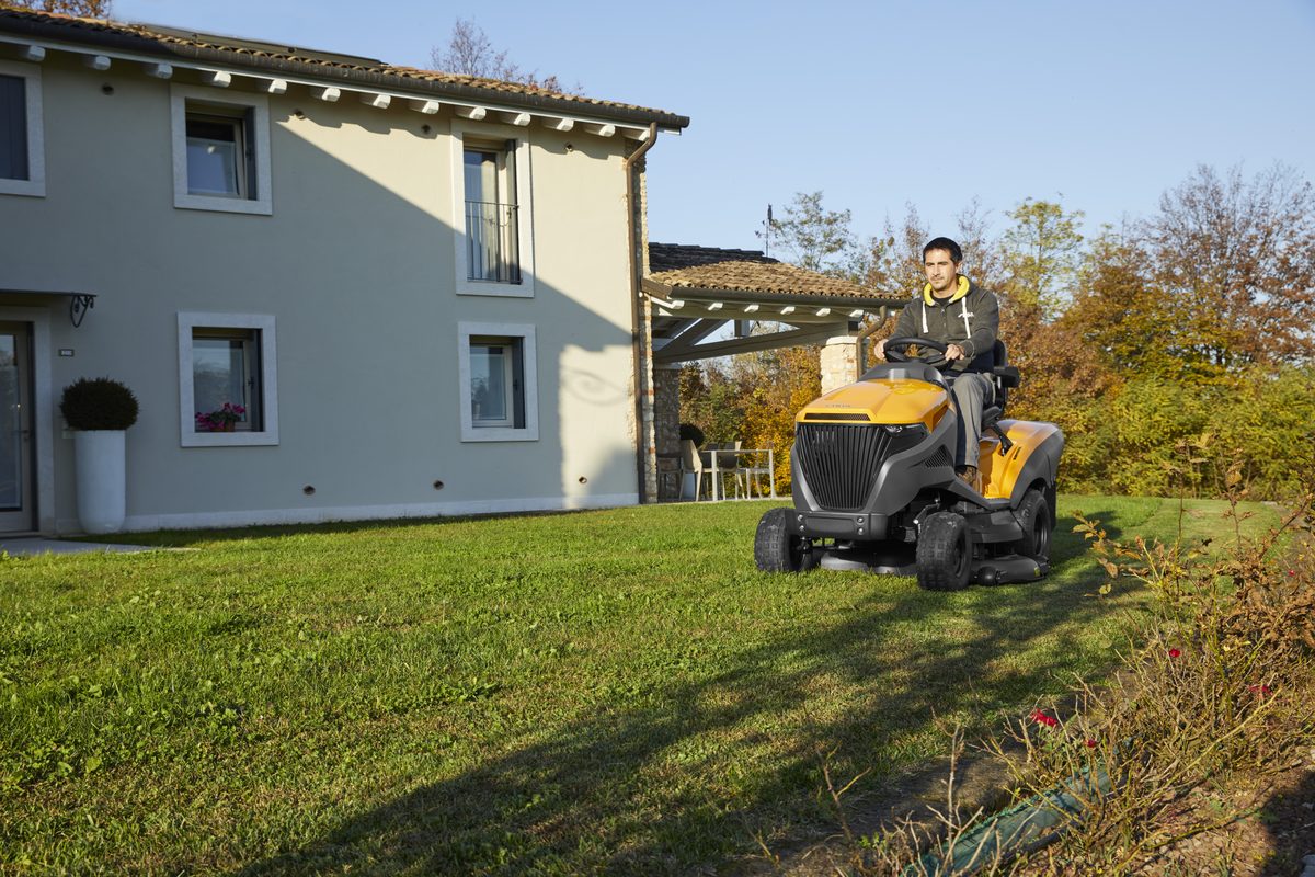 STIGA Estate Pro 7122 W Benzinli Çim Biçme Traktörü — görsel 4